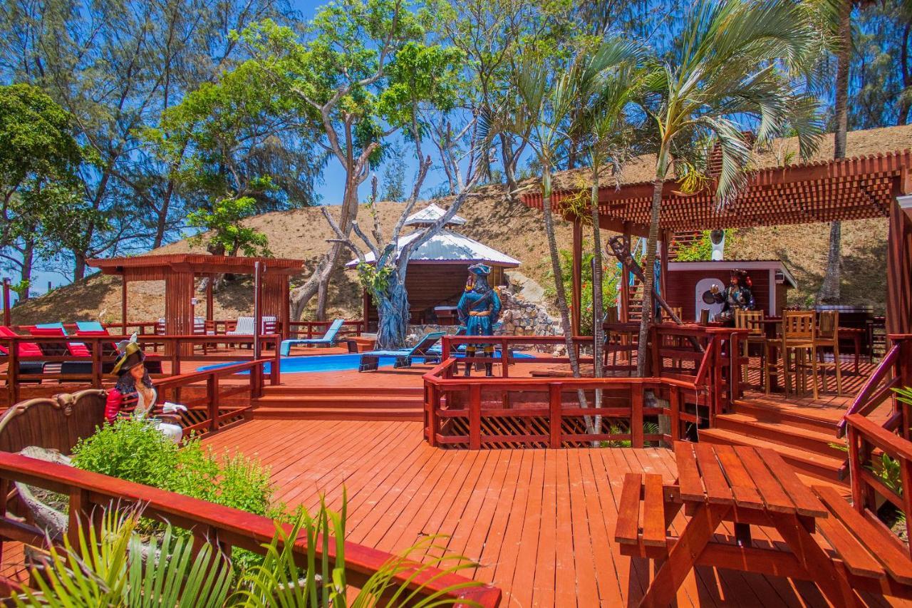 Hotel And Dive Center Roatan Yacht Club French Harbour Eksteriør billede