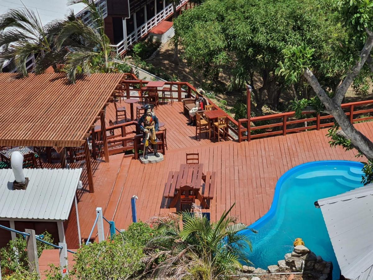 Hotel And Dive Center Roatan Yacht Club French Harbour Eksteriør billede