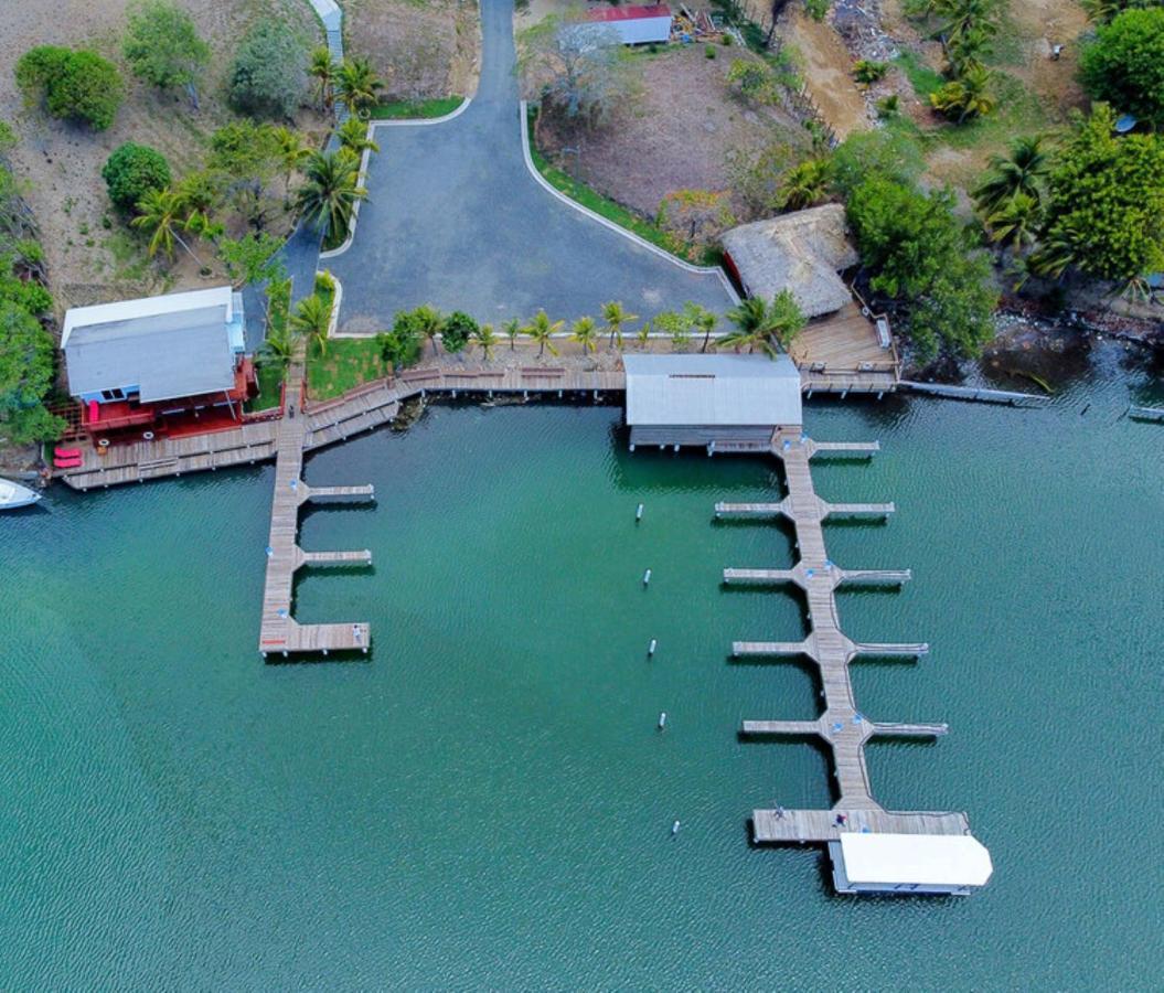 Hotel And Dive Center Roatan Yacht Club French Harbour Eksteriør billede