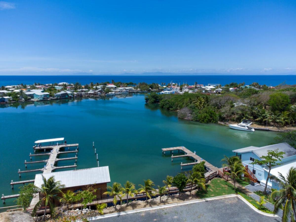 Hotel And Dive Center Roatan Yacht Club French Harbour Eksteriør billede